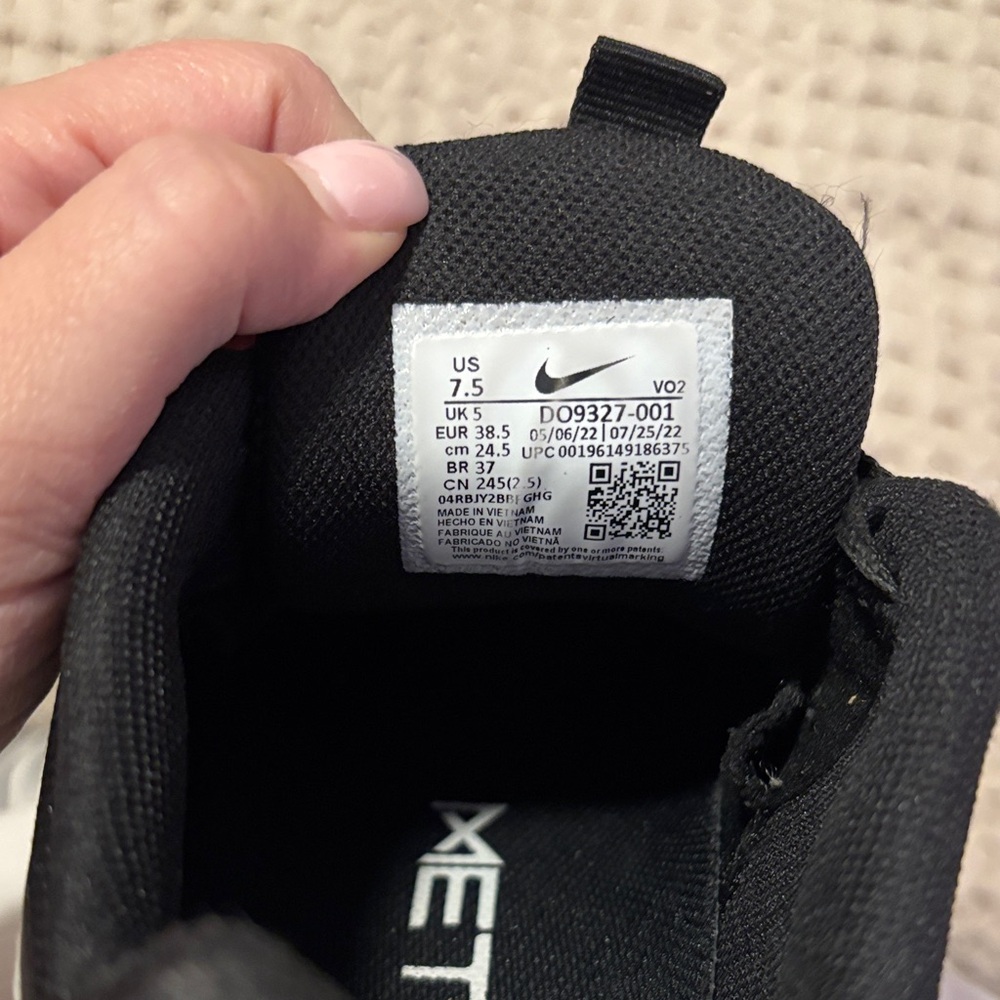 Nike Metcon Training Sneakers - Picture 3 of 5